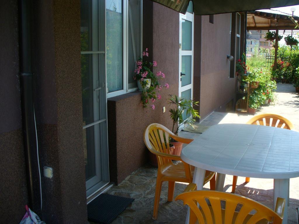 Zora Guest House Primorsko Zimmer foto